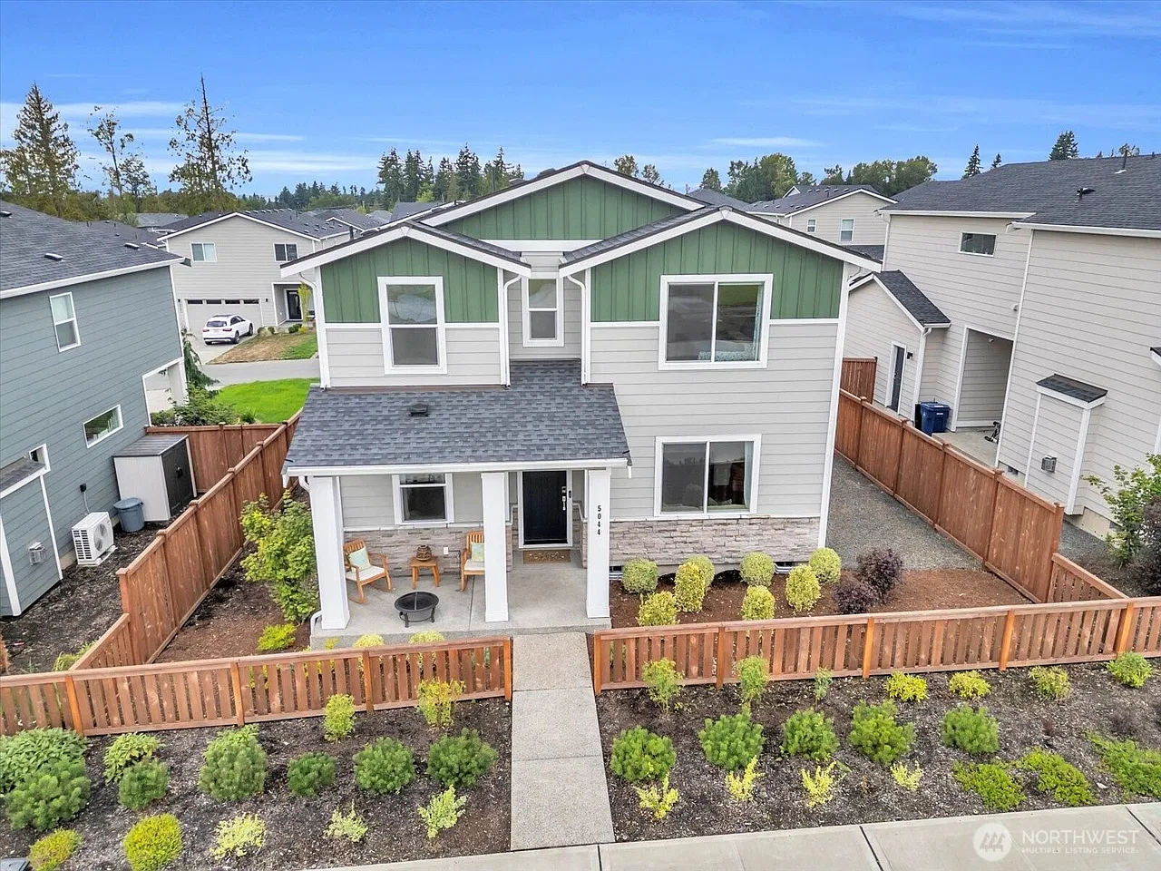 3 bed, 2.5 bath, 2141 sqft, $3,350 — Photo 3