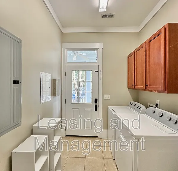 76 Alberta Ave — Photo 18