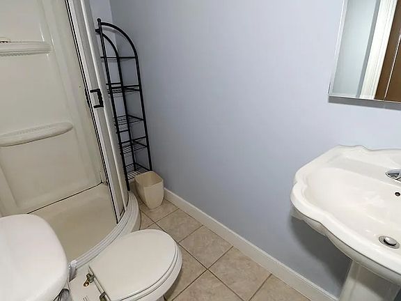 3rd image of 705 S Rose St