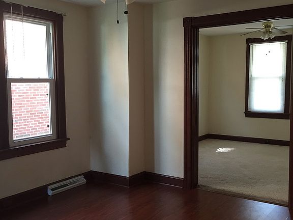 4th image of 449 Clarendon Ave