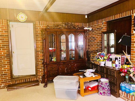 5th image of 3714 Marlborough Dr