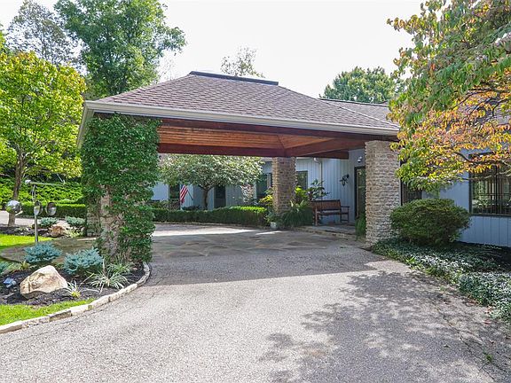 3rd image of 4380 Willow Hills Ln