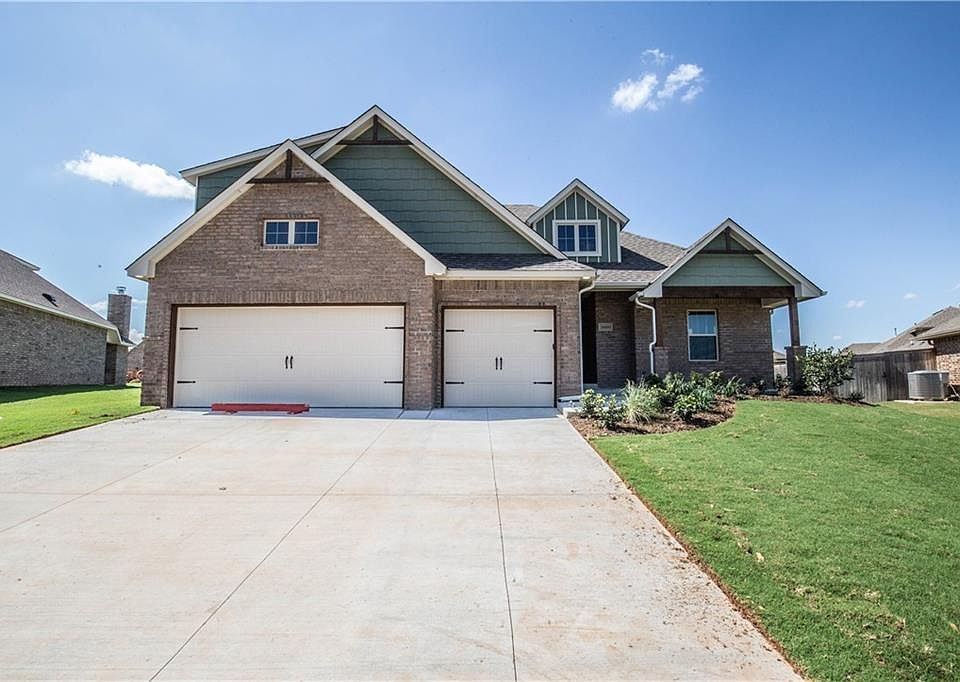 1st image of 2609 Foxglove Ln