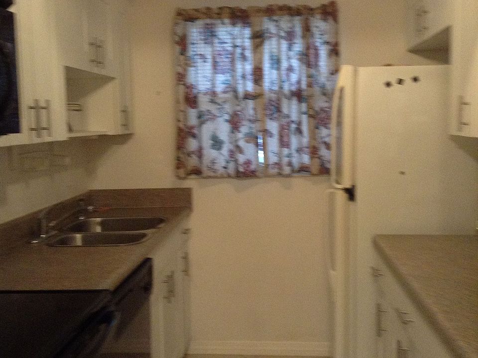 2nd image of 860 High Point Blvd N APT D