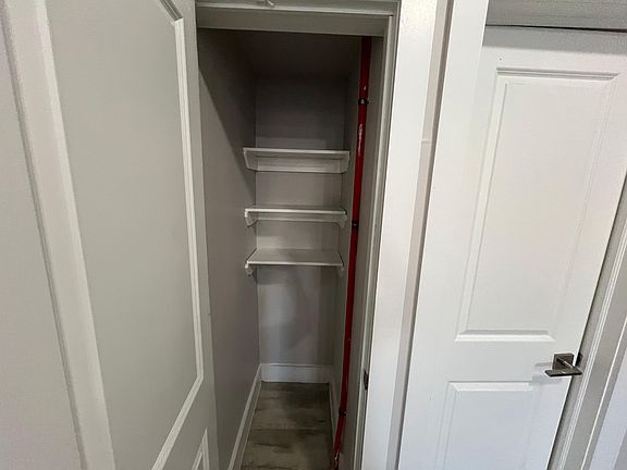 5th image of 207 Webster Ave #2E