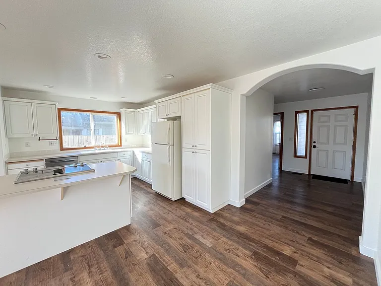 225 W Dartmouth St — Photo 10