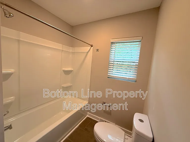 4117 Oak Forest Dr — Photo 13