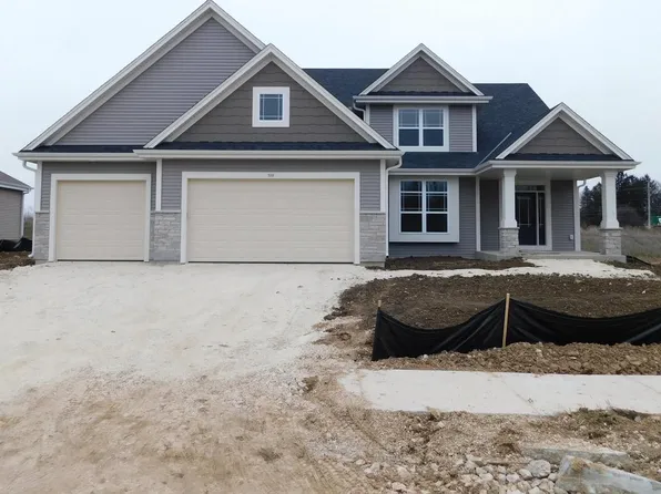 920 Kohlwey DRIVE, Grafton, WI 53024