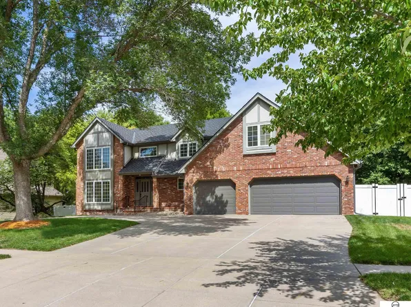 1330 Evergreen Dr, Lincoln, NE 68510