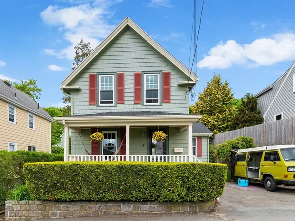 12 Glen Rd, Swampscott, MA 01907