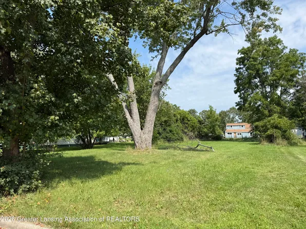 2416 Midwood St, Lansing, MI 48911