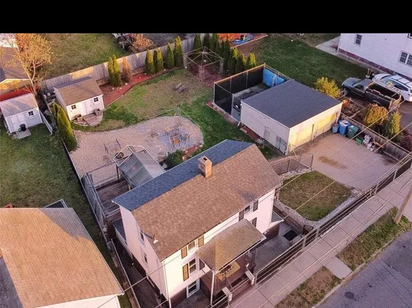 35 Edwards St, Hamden, CT 06517