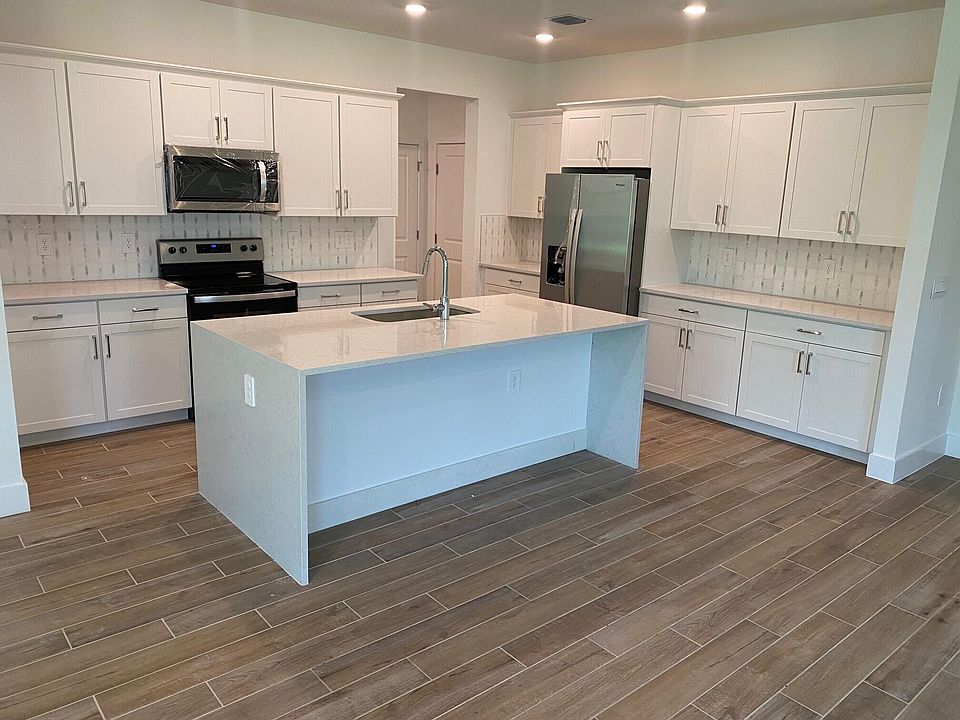 1st image of 7121 SE Park Trace Court