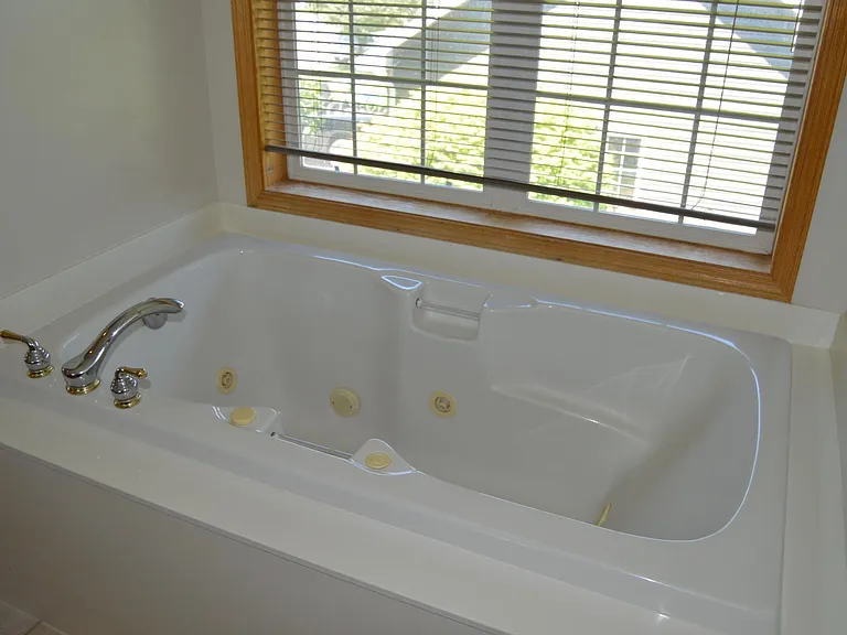 217 Arden Dr — Photo 7