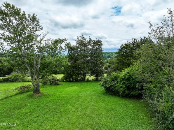 614 E Barton Ridge Rd, Greeneville, TN 37745