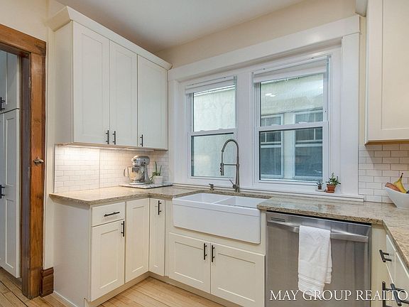 3rd image of 108 Fitzhugh Ave SE