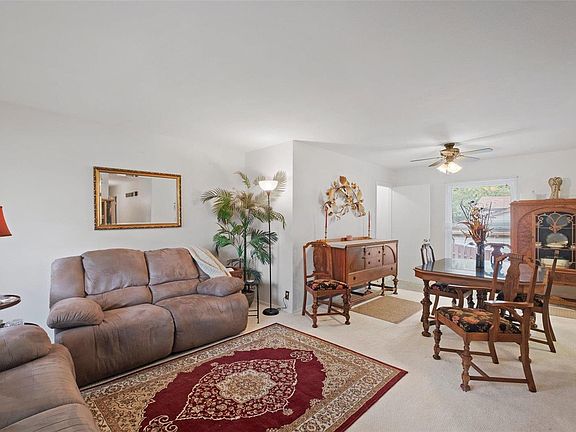 4th image of 11096 Whitehall Manor Dr