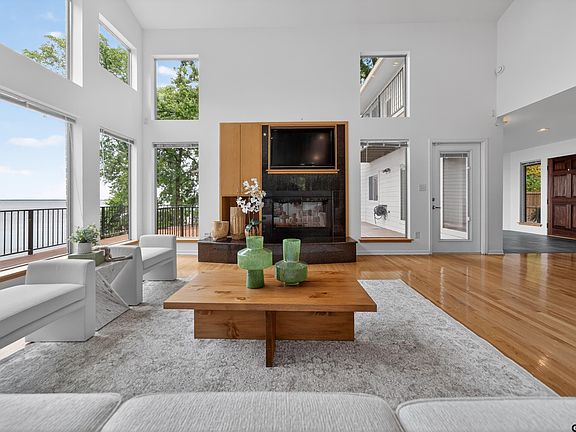 4th image of 20998 Kiva Cir