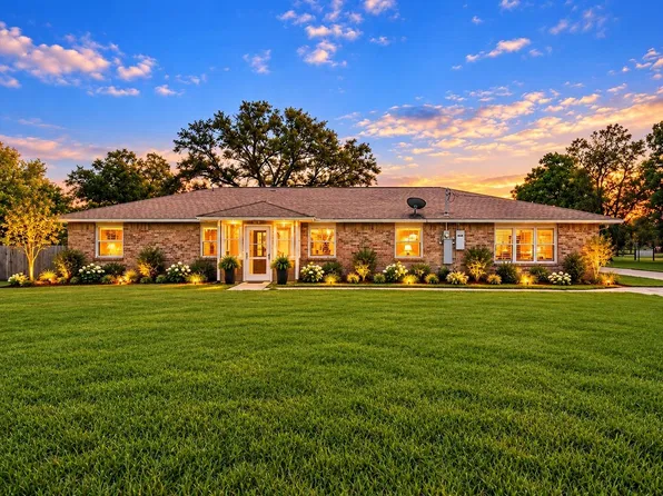 4215 County Road 182, Alvin, TX 77511
