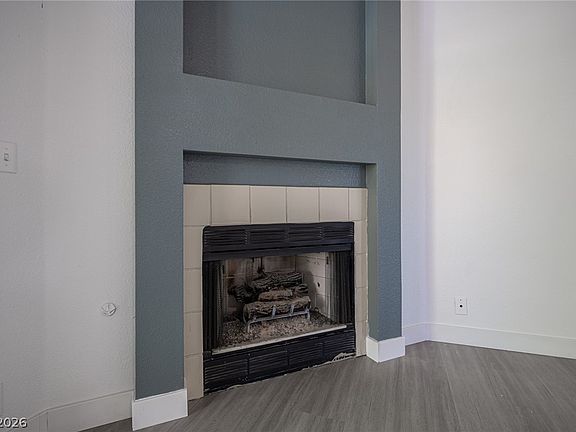 5th image of 870 N Sloan Ln APT 204