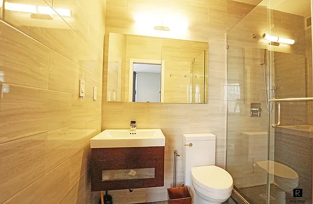 Sold by R New York | media 7