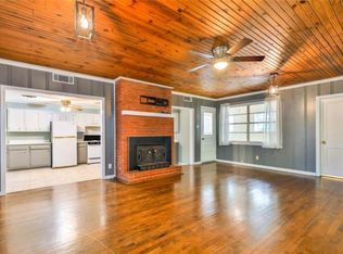 608 W 10th St, Bonham, TX 75418