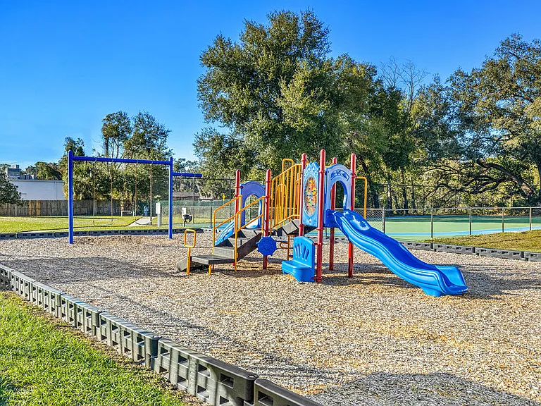 Skye Oaks — Photo 17