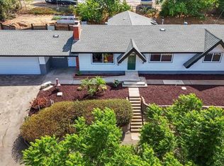 2446 E Vista Way, Vista, CA 92084