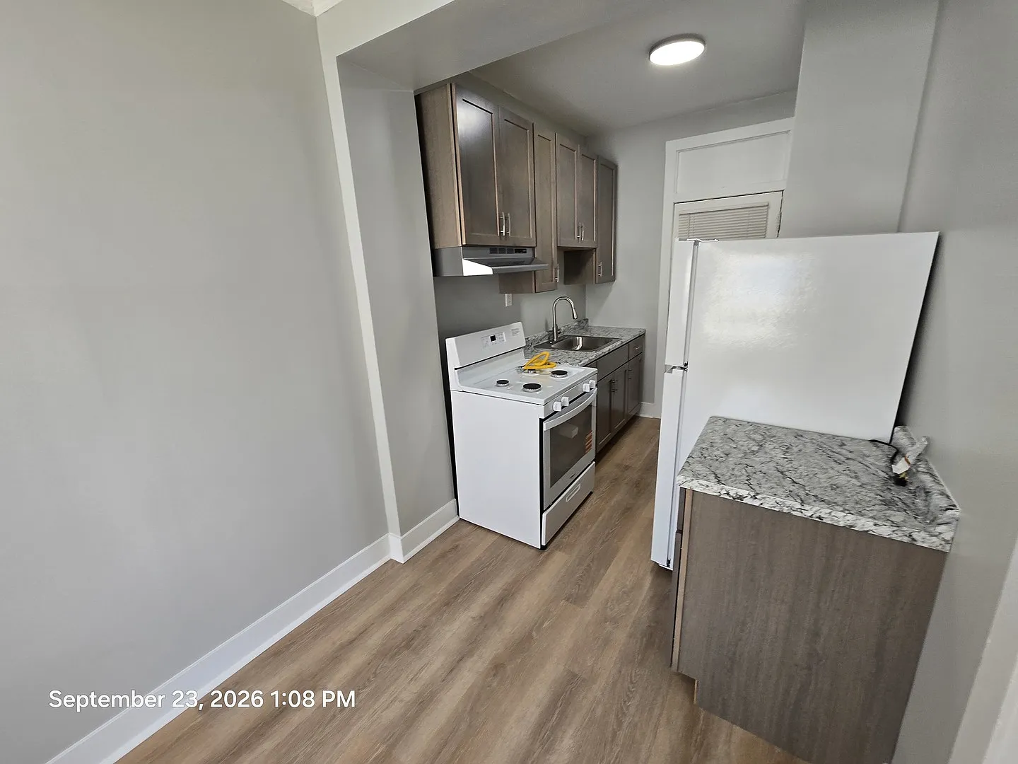 Studio, 500 sqft, $1,295 — Photo 3