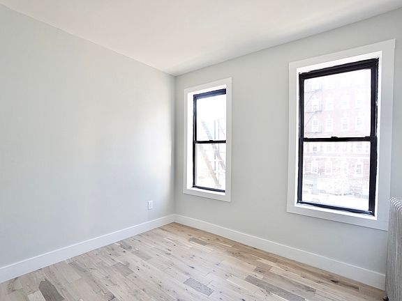 4th image of 28 Saint Nicholas Pl #3A