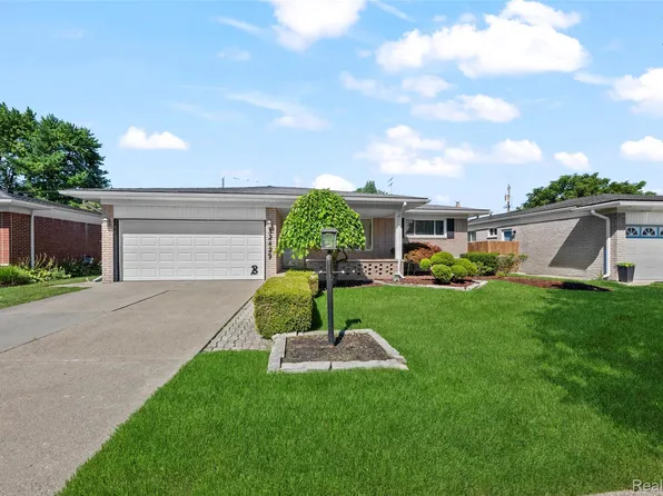 32429 Whitley Cir, Warren, MI 48088