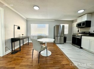 4511 Roanoke Pkwy #4509-2, Kansas City, MO 64111