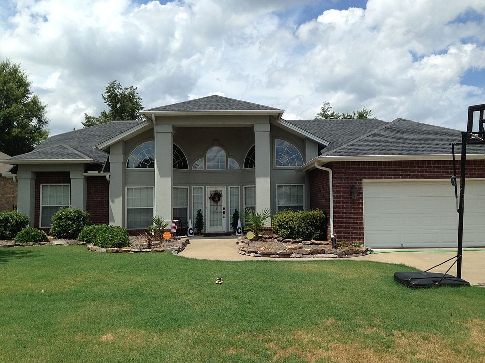 Stucco and brick front