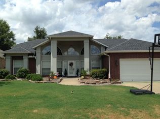 215 Applegate Dr, Conway, AR 72034