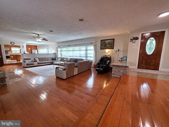 4th image of 605 8th St