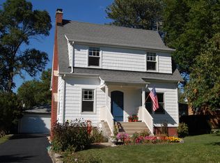 104 4th St, Downers Grove, IL 60515