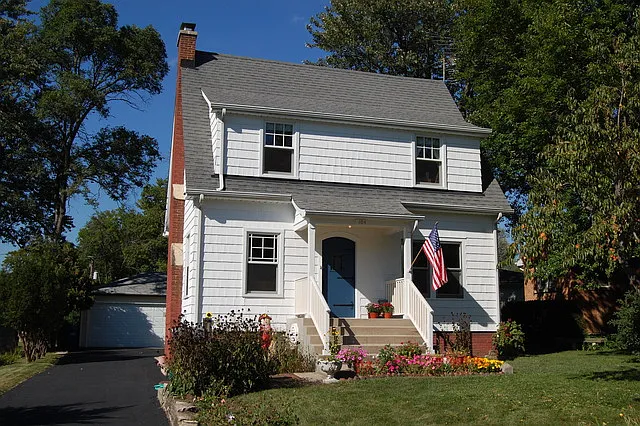 104 4th St photo 1