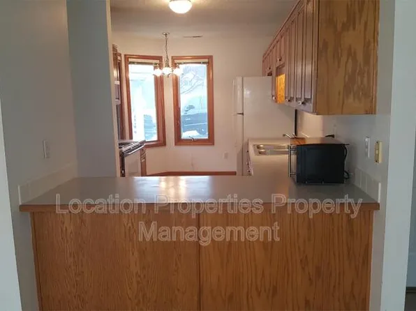 4218 Timberline Ct, Lawrence, KS 66049