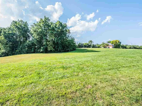 129 & 135 Fountain Trace Dr, Bowling Green, KY 42103