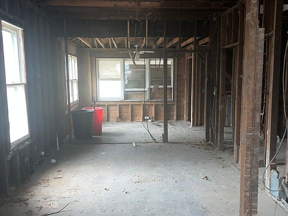 4th image of 1138 Park Ave