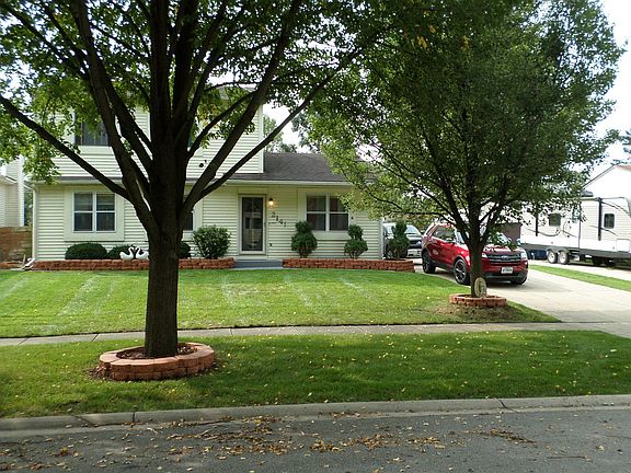 2nd image of 2141 Cedar Ave