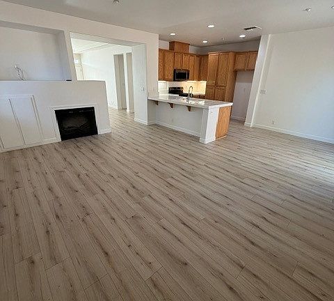 3rd image of 734 Foxglove Cir