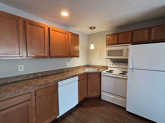 2nd image of 550 Lowell Ave APT 3