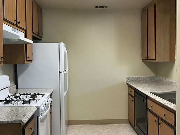 5th image of 511 Almond Dr APT 22
