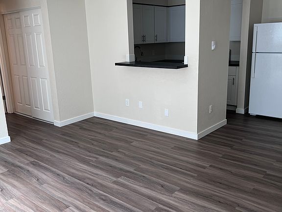 5th image of 12536 Greenwood Ave N #13