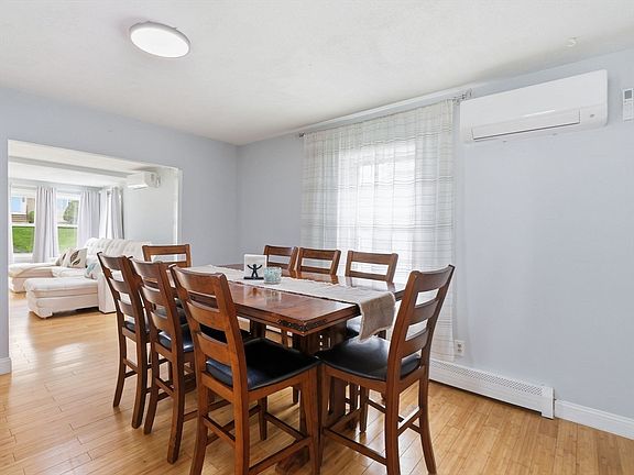 3rd image of 85 Purchase St