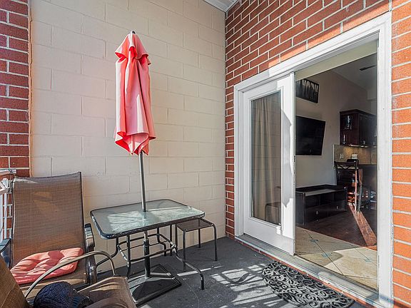 5th image of 416 2nd St APT 3