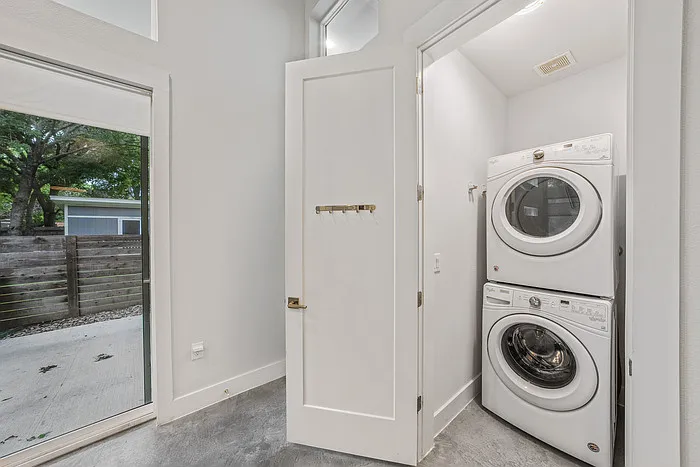 505 W Odell St — Photo 12