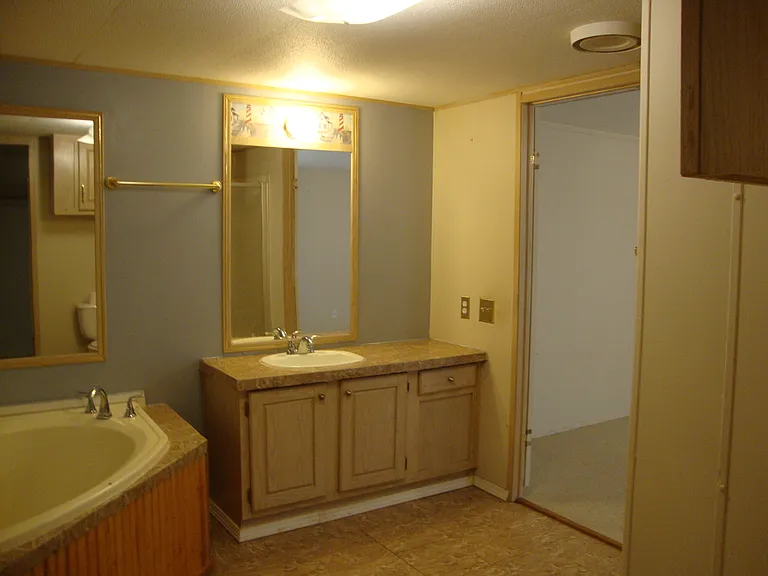 214 Bluebonnet Dr — Photo 8