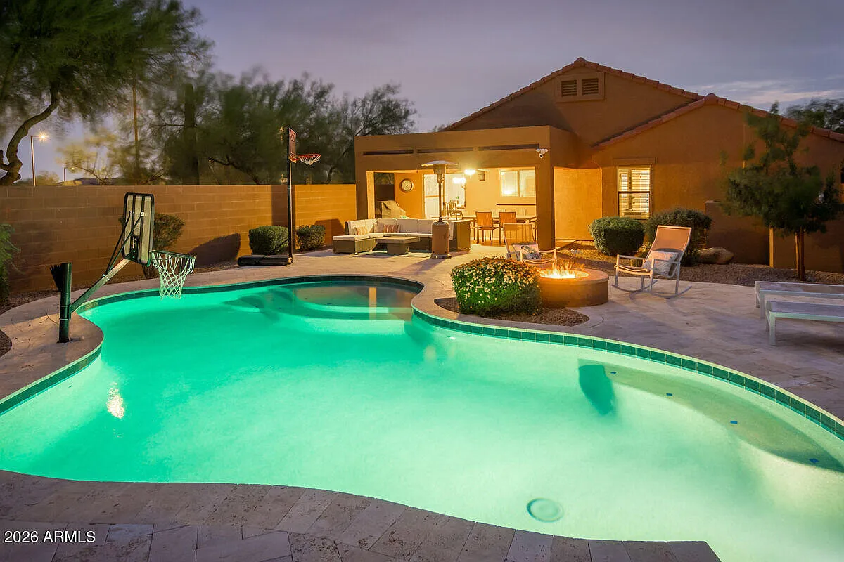 3 bed, 2.0 bath, 1849 sqft, $6,000 — Photo 4